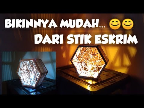 Video: Lampu Dinding Di Bilik Mandi (61 Foto): Model Bulat Dengan Tempat Teduh Dan Beralih Ke Tandas