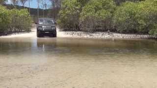 RANGE ROVER CROSSING AWINYA CREEK FRASER ISLAND part 1