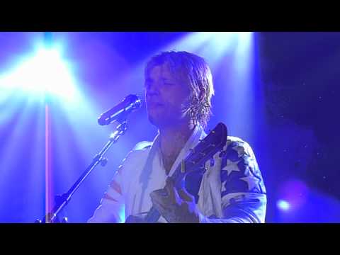 Nick Carter Dedicates Falling Down to Leslie Carter @ Irving Plaza 2/2/12[HD]