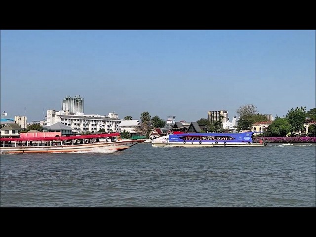 タイ】 バンコク チャオプラヤー川の船 Boats on the Chao Phraya