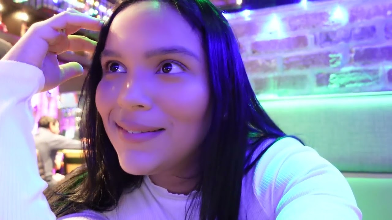 I TOOK MY FIANCE TO APPLEBEE'S FOR HER BIRTHDAY PRANK