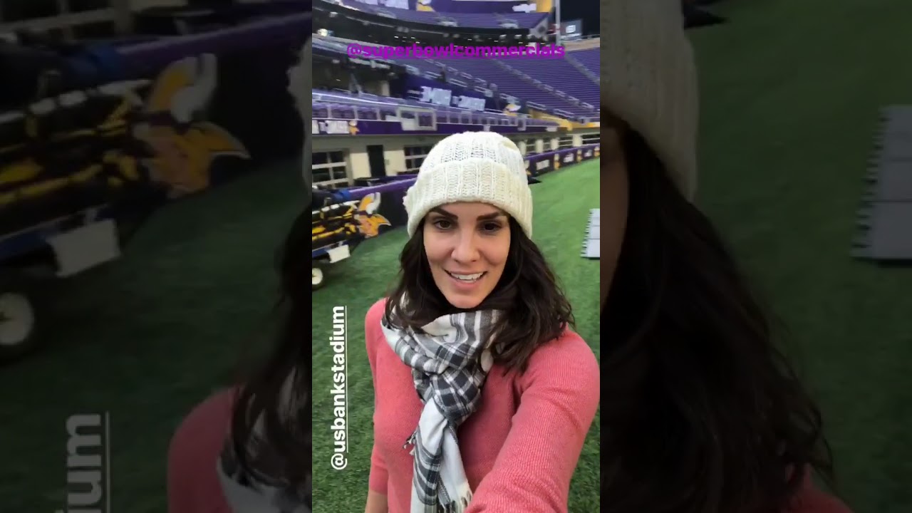 Daniela Ruah / Super Bowl 2018 / Instagram Stories - YouTube