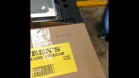 SNEED JET Titan T6 Handheld Printer Case Coding Corrugate Boxes on Pallet