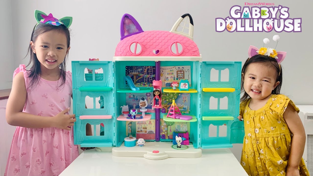 Gabby’s Dollhouse, Gabby Girl On-The-Go Pretend Play Travel Set