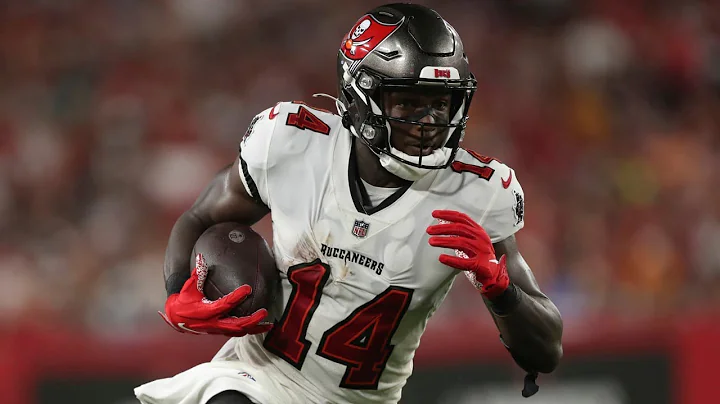 BREAKING: Tampa Bay Buccaneers RE-SIGN Chris Godwin