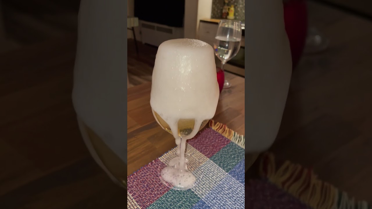 Funny moment 😂 during making cocktail in Montreal: 