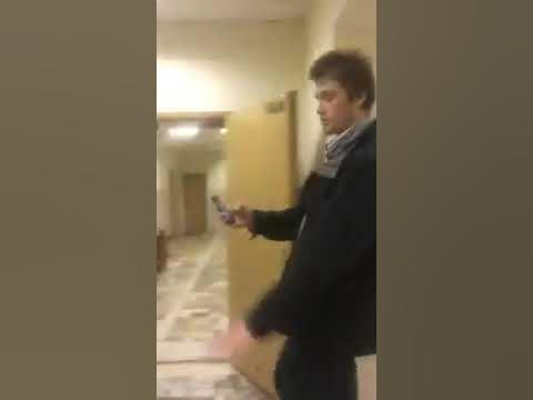 Сын Шукшиной Макар Касаткин в полицейском участке - YouTube