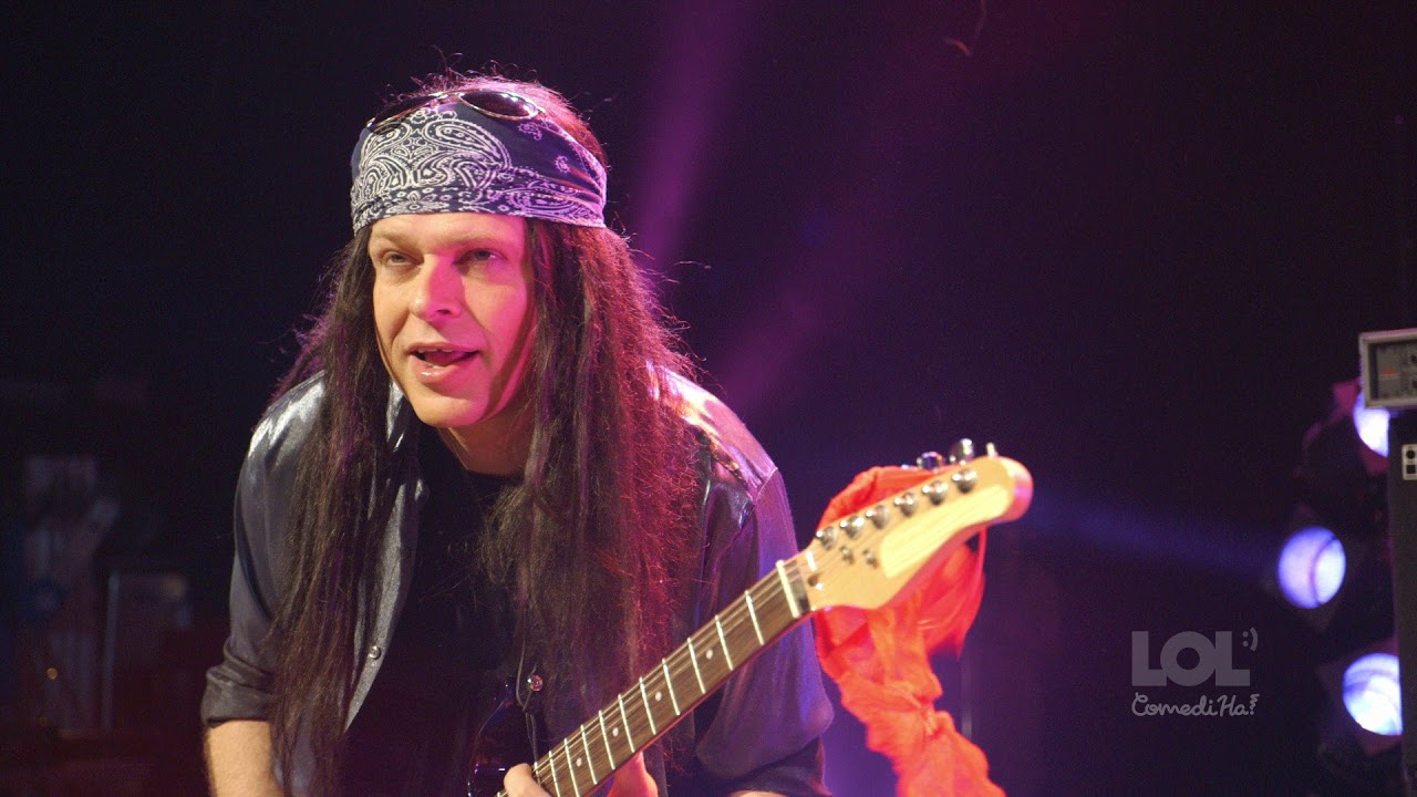 rock show blink 182 How rock bands are preparing before a show // LOL ComediHa!