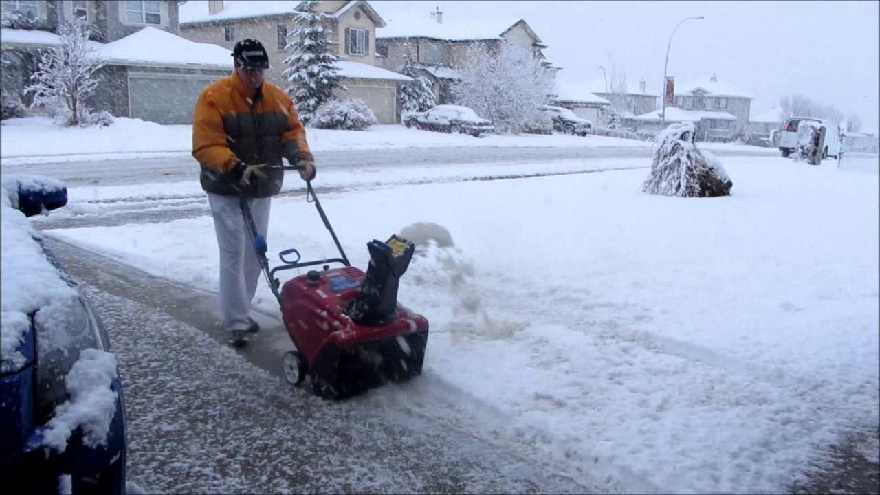 Toro Powerclear 621qze - YouTube