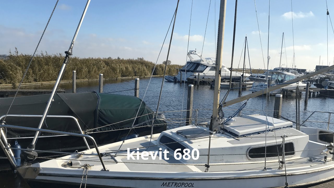 Kievit 680 Klassieke Polyester Zeilboot (1971) met 12 pk Buitenboordmotor