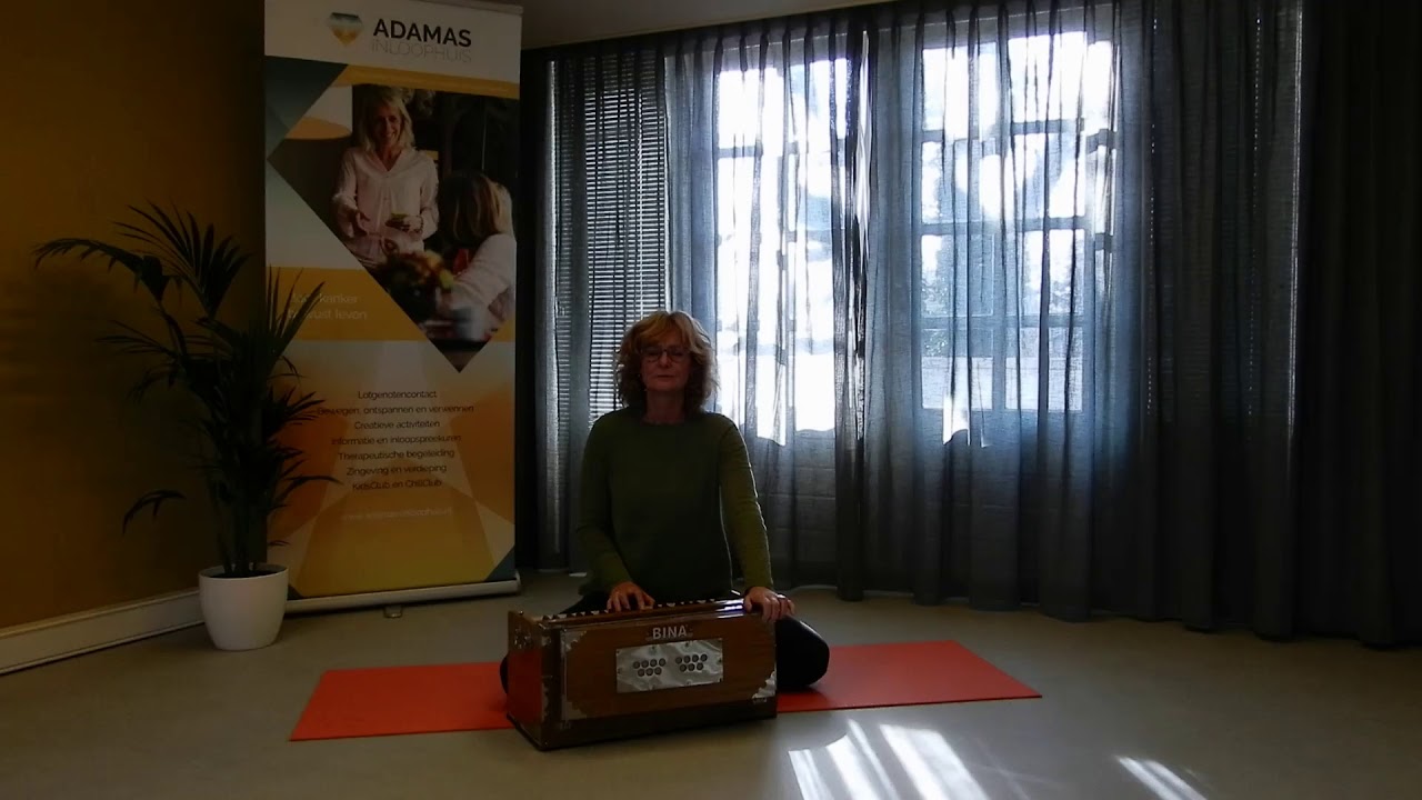 Ontspan met INGE haar Mantra zingen en het harmonium YouTube