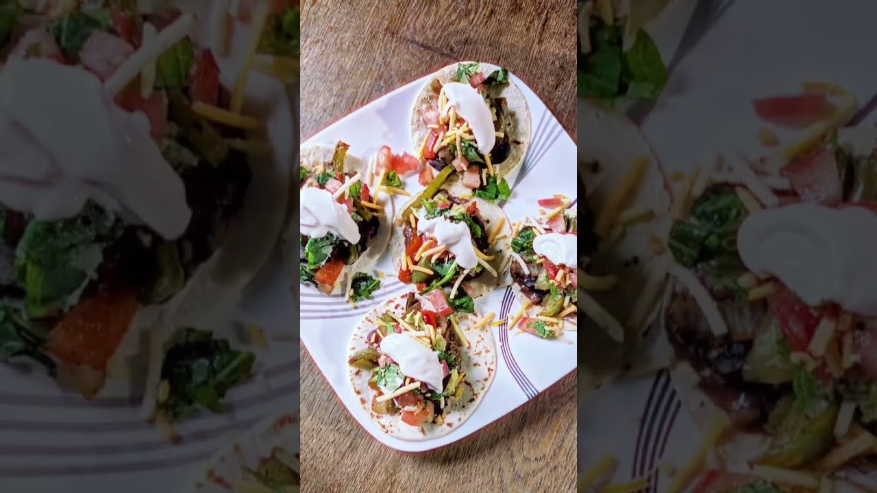 Nooched Out Fajitas with homemade guacamole 🥑🌱 
