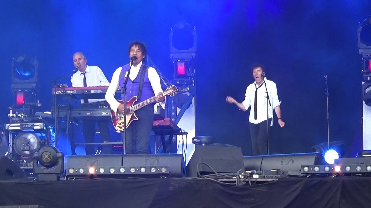 Laurent Voulzy Alain Souchon Et La Petite Fille Chantait Fete De Lhumanite 2016