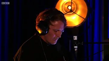 Ben Howard - She Treats Me Well (live from BBC)