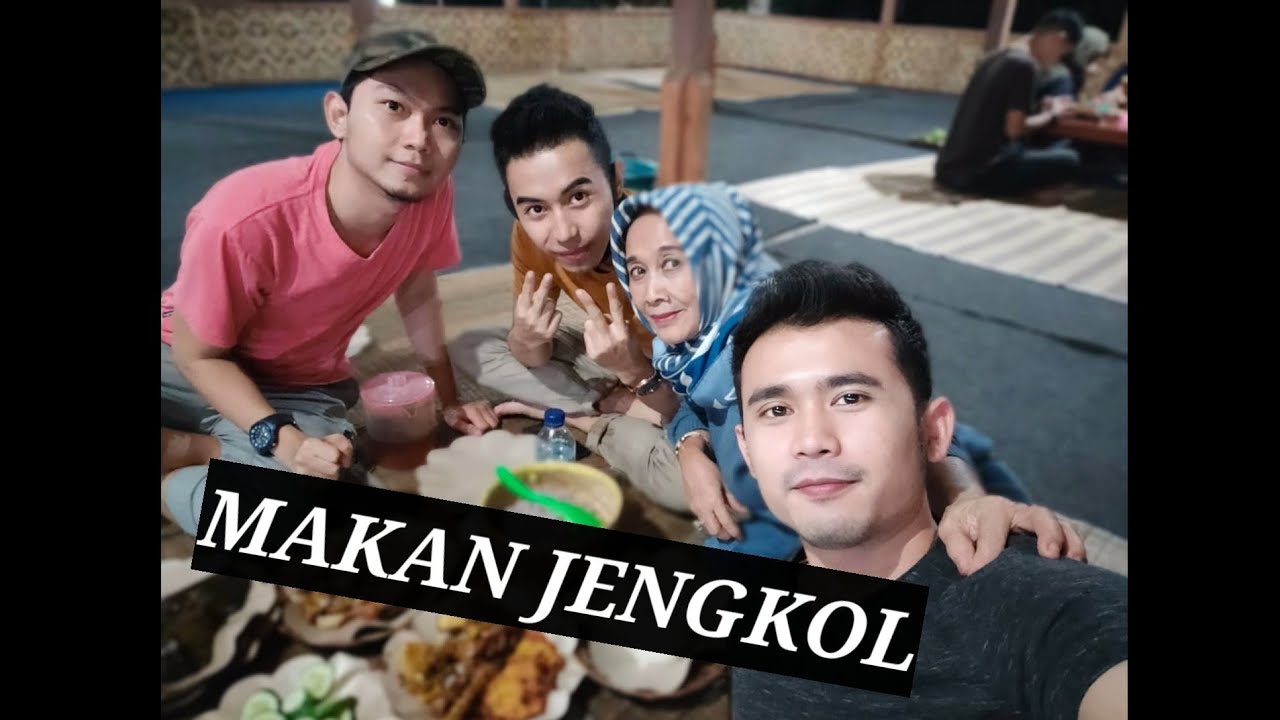 BANDUNG || MAKAN MALAM DI PUNCLUT 
