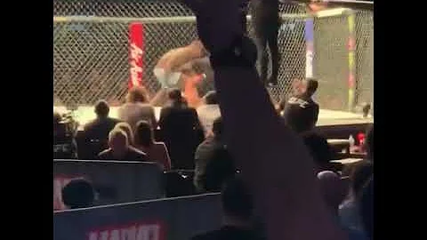 Israel Adesanya knocks out Robert Whittaker #ufc #israeladesanya #robertwhittaker