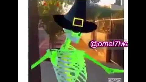 قاعد لوحدك كدا سرحان 