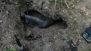 Мы нашли ЕГО на дне ЯМЫ! Коп по войне принес необычные находки! Мы нашли ЕГО на дне ЯМЫ! Коп по войне принес необычные находки!