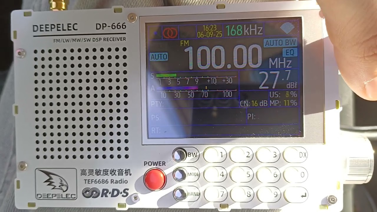 Quick FM Bandscan in Château-Chinon, France on TEF6686 • 06/09/2025