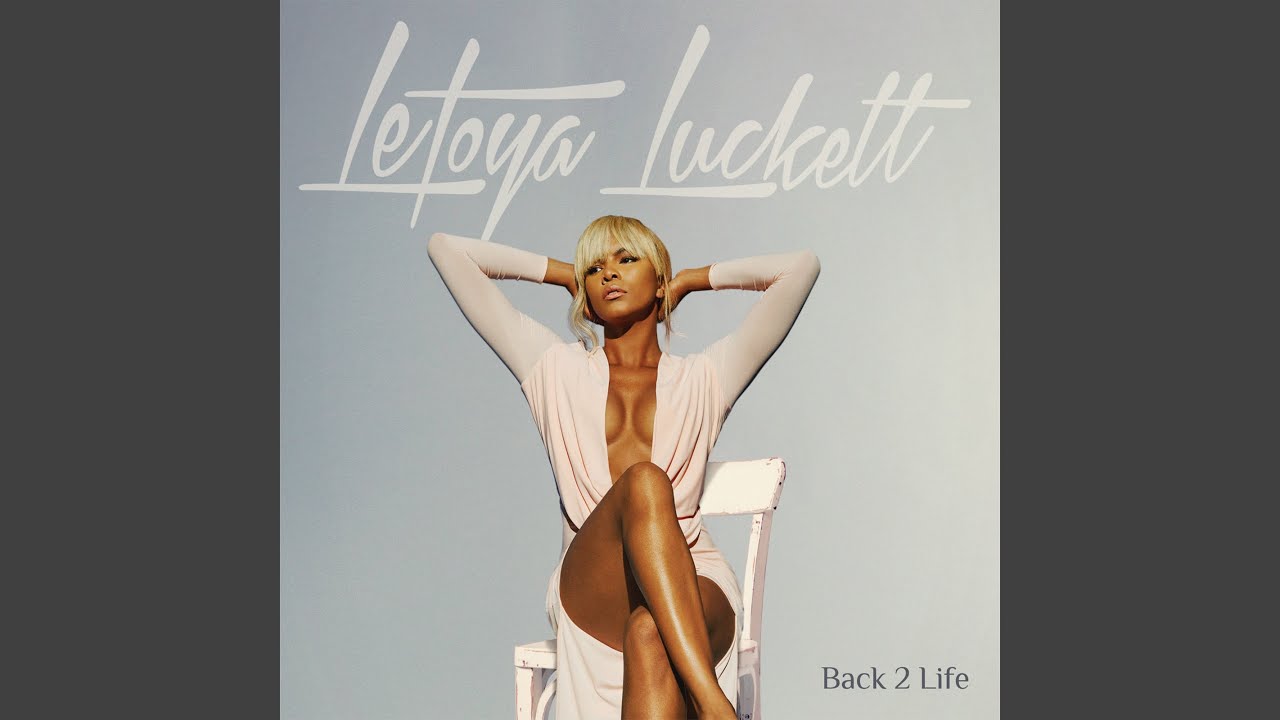 YouTube에서 Weekend 보기 YouTube에서 Weekend 보기