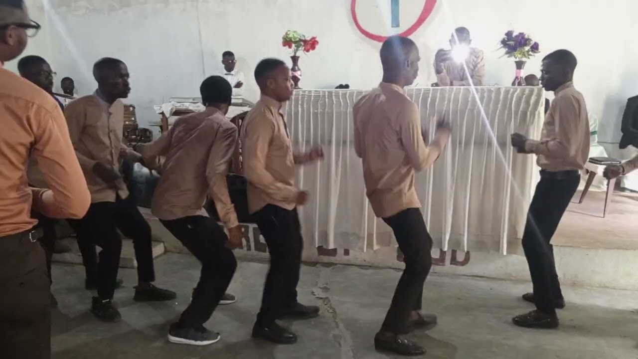 União mocidade cristã de Morrumbala corro de entrada na conferência de Marromeu