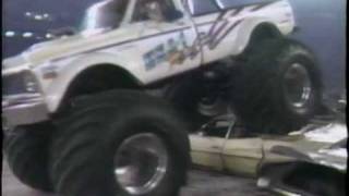 BIG FOOT & USA 1, pontiac silverdome. monster trucks 1980's