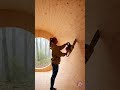 Construyendo una acogedora casa en medio del bosque 🌲🏡