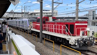 【18110F押上方5両 新造甲種輸送】JR貨物DD200形9号機＋東京メトロ18000系18110編成が非常警笛を鳴らして長津田駅構内へ押し込まれていくシーン（9890レ・甲83）2022.9.11