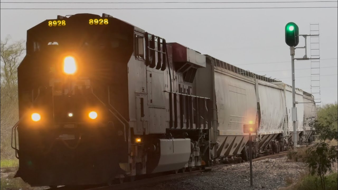 CPKC 8928 leading grain hoppers | Olmito, TX | UP Olmito Yard |