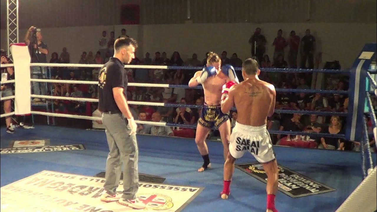 Muay Thai - Trofeo Tarantini 2013 Andrea Serra vs Rafal Simonides - YouTube