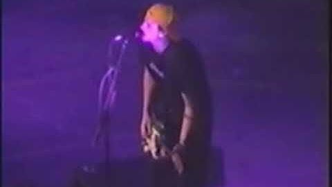 Blink 182 - Live The Mark, Tom and Travis Show 2000 - 18- Carousel