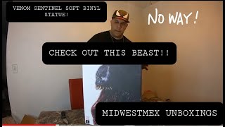 UNBOXING - MIDWESTMEX - VENOM SENTINEL SOFT BINYL 15 INCH STATUE - CHECK THIS BEAST OUT!!! screenshot 4