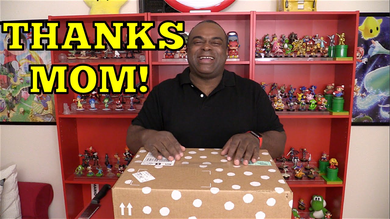 UNBOXING A GIFT FROM MOM!