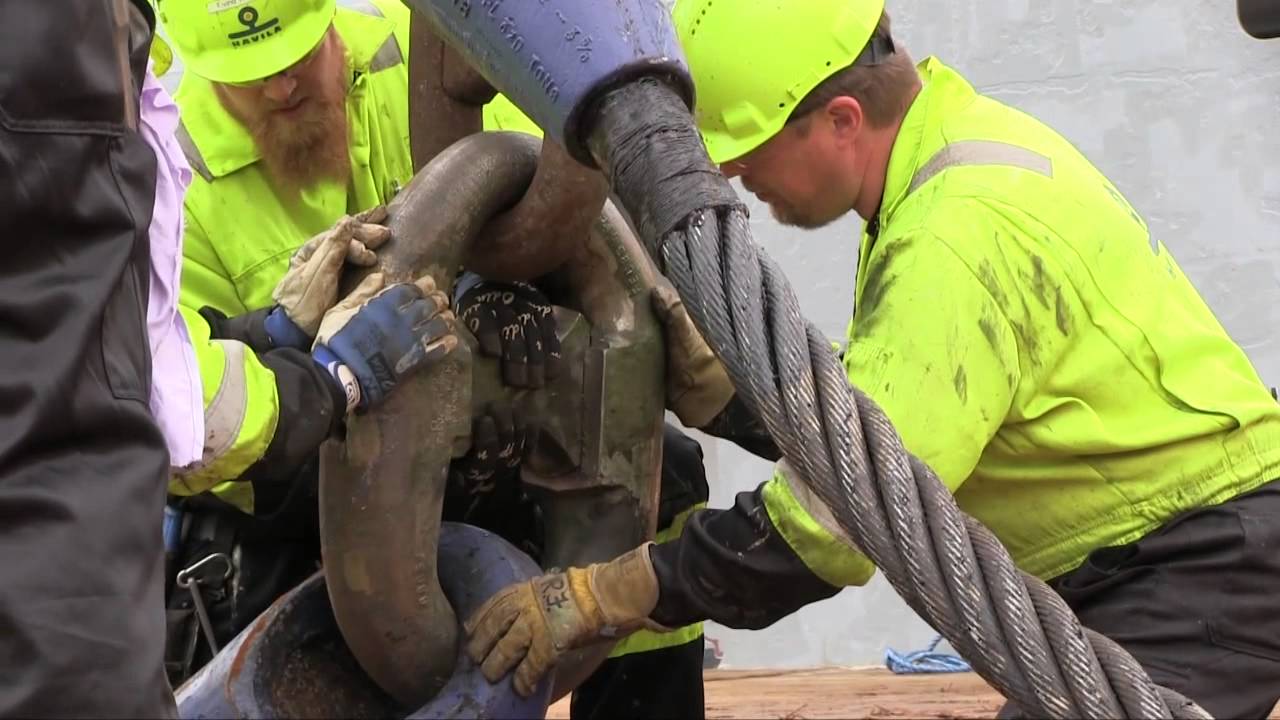 Reposition of drilling rig by special vessel Havila Jupiter I Blue ...