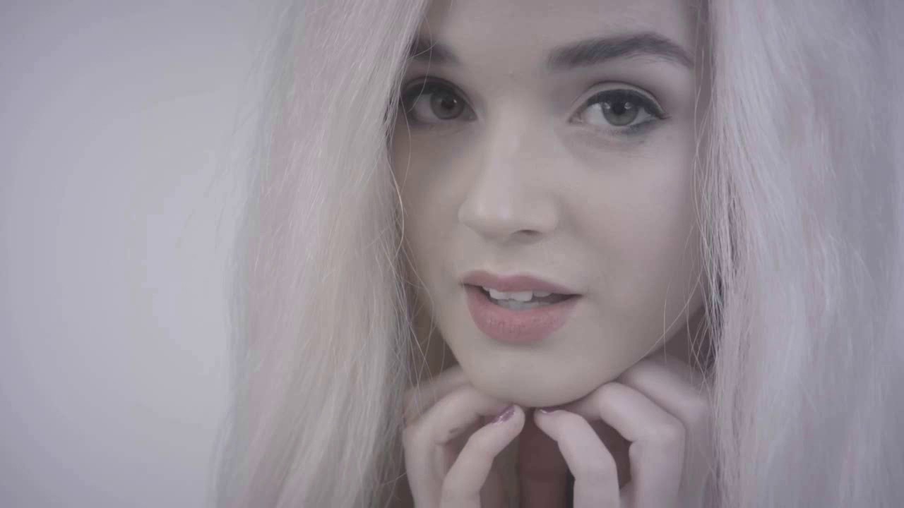 I'm Poppy but every time she says I am Poppy it speeds up