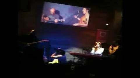 Mariana Volker - Dois é Ímpar  ao vivo no Corujão da Poesia 5/11/2012