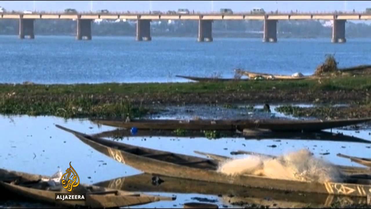 الفرنسيون يبدأون القتال مع المتمردين - قناة الجزيرة البلقان