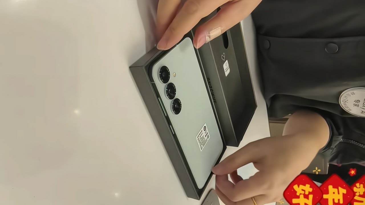 Galaxy S25 5G Mint Colour Unboxing! - YouTube