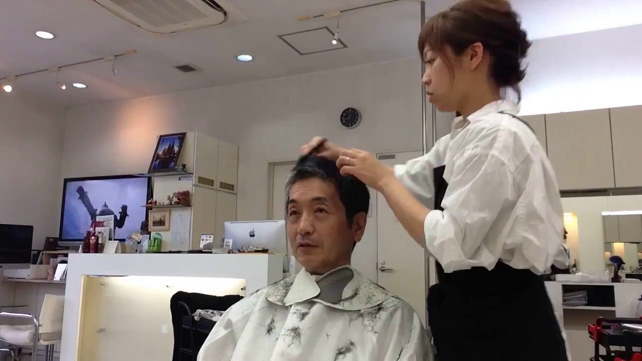 バッサリ 可愛い美容師さんに 髪の毛 ベリーショートに切ってもらった スッキリ Youtube