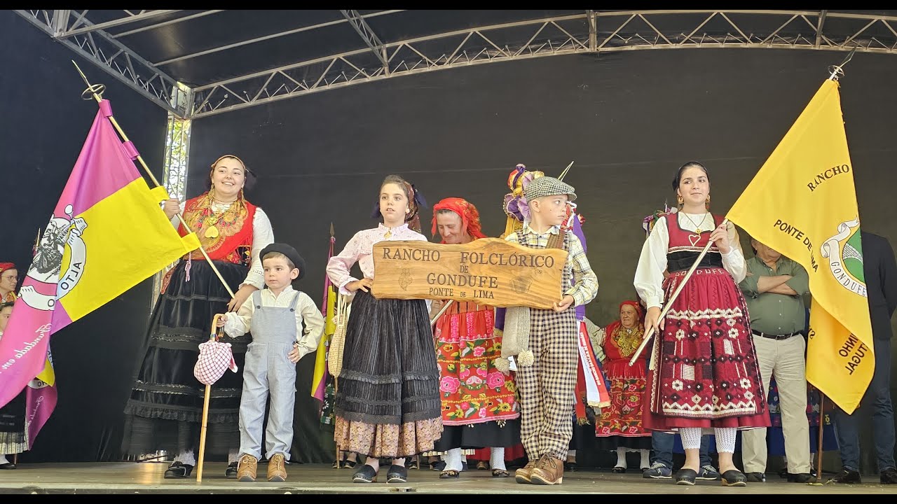 RANCHO FOLCLÓRICO DAS LAVRADEIRAS DE GONDUFE,  EM ENCONTROS DE FOLCLORE NA AVENIDA.