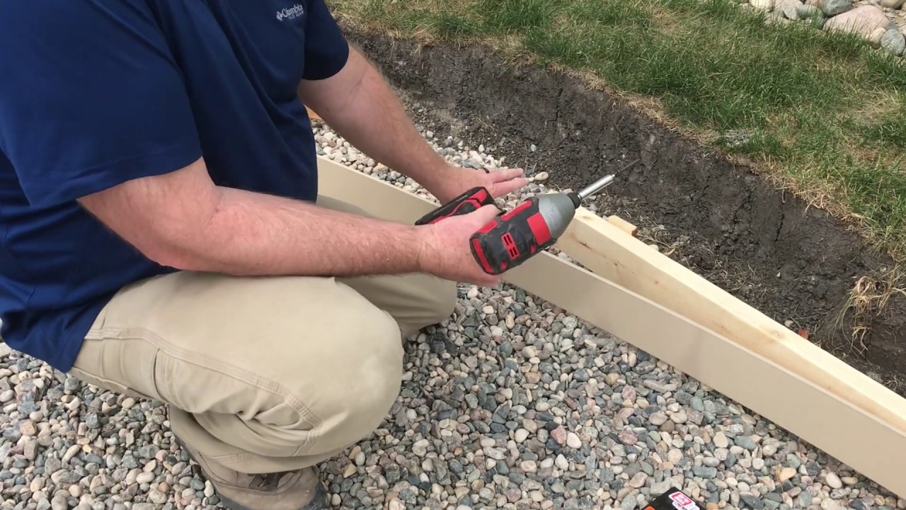 Making A Radius Curve In A Concrete Form - YouTube