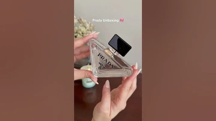 #prada #unboxing #makeup #beautyproducts #makeupproducts #aesthetic #pradabeauty