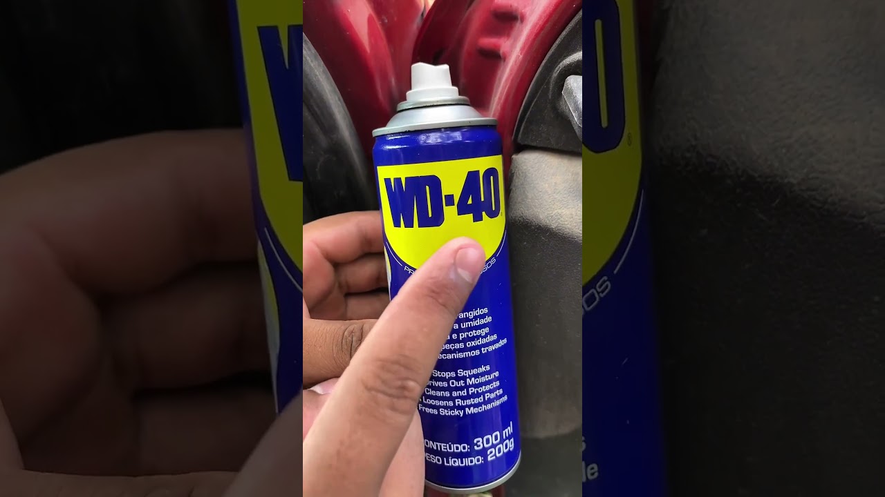 Appliquez du WD sur le moteur de votre voiture, et regardez ce qui se passe!