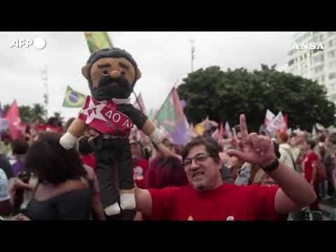 Brazil, Lula mobilizes his base three weeks before the election