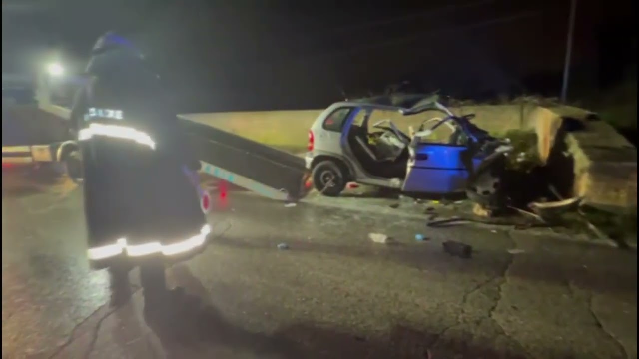 Massafra, tre giovanissimi morti in un incidente stradale. Il sindaco ha proclamato lutto cittadino
