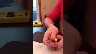How to refill a Vuse Alto pod