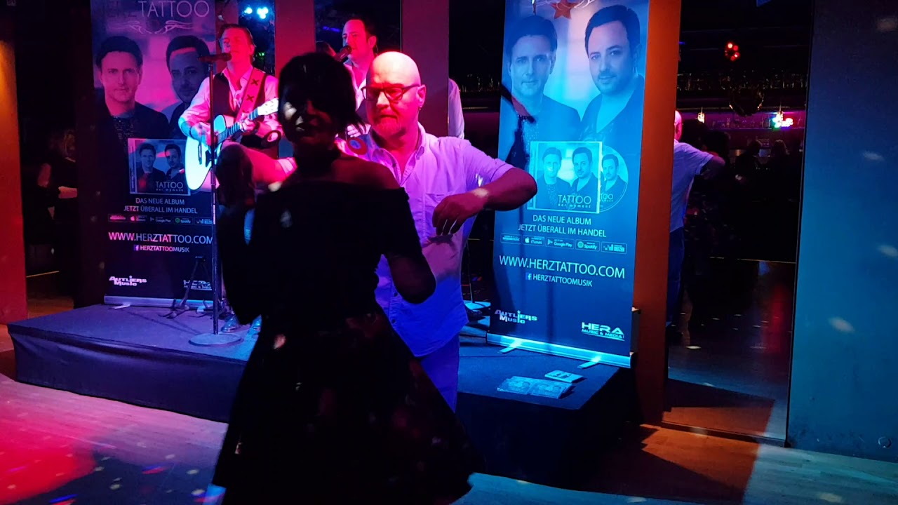 Discofox und HerzTattoo in der Tanzbar. Rund-ums-tanzen.de