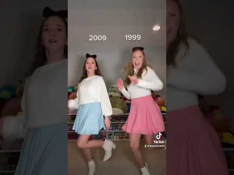 KALLI & KAYLA TIKTOK DANCE TREND 💗💙 #shorts