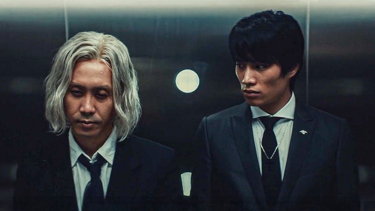 طالب في حالة أتعض من كائنات أسمهم الغيلان لكن بيتحول لنصف وحش وبيقرر يهرب من منظمة بتقضي عليهم ملخص