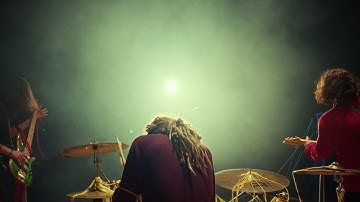 Sunny Mondays - Thread (Official Music Video)